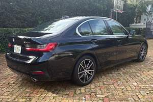 รถยนต์มือสอง ปี 2021 BMW 330i Sedan เครื่องยนต์เทอร์โบ 4 สูบ พร้อมชุดอุปกรณ์ช่วยขับขี่ ระยะทางวิ่งน้อย - Product Image 4