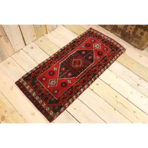 Petit tapis turc vintage de 1,6 x 3,6 pieds, tapis en laine marocaine rouge - Product Image 1