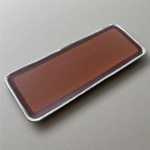 Bandeja de cuero duradera con textura rica y aspecto pulido para presentaciones sofisticadas en el hogar o ocasiones de boda y Diwali - Product Image 2