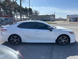 Toyota Camry SE 2020 Económico con Volante a la Izquierda/Derecha - Product Image 4