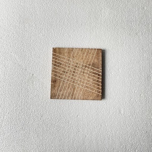 Posavasos de madera maciza de diseño moderno, posavasos decorativos de estilo japonés con aislamiento térmico, alfombrillas de forma personalizada, posavasos de madera de Acacia Natural - Product Image 3