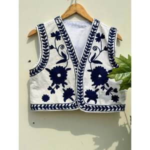 Chaleco Acolchado de Algodón Hecho a Mano para Mujer, Tallas Grandes, Prenda Exterior Elegante, Esencial para Combinar en Capas, Decoración Bordada, Ligero y Tejido - Product Image 2