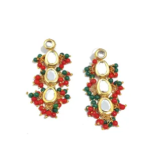 Pendientes colgantes chapados en oro para mujer con diseño de moda en polki kundan rojo y verde. - Product Image 1