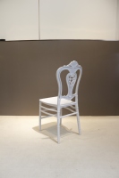 Chaises modernes en plastique Queen Victoria avec structure en résine empilable, fabriquées en Chine, pour événements de mariage et banquets de luxe
