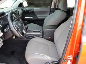 Camioneta Toyota Tacoma SR5 2018 Usada en Buen Estado - Product Image 4