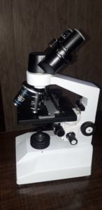 Microscope biologique binoculaire pour l'éducation des étudiants, source de lumière LED, oculaire WF10X, diaphragme iris, 100X450X1000X - Product Image 2