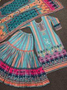 ชุดเดรสงานปาร์ตี้ดีไซน์เนอร์ผ้าจอร์เจียเทียมพิมพ์ดิจิตอลและเสื้อใส่ทำงานทำด้วยมือและกระจกแท้พร้อม dupatta - Product Image 4