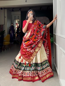 Présentant une soie Tussar parfaitement mélangée lehenga pour la saison festive pour charmer votre look Par Fabzone - Product Image 6