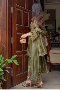 ชุดสัลวาร์ คามีซ 3 ชิ้น งานปักลายสวยงามพิเศษ ประดับด้วยเลื่อม เหมาะสำหรับผู้หญิงหรือเด็กผู้หญิง สำหรับเทศกาลวันอีด - Product Image 3