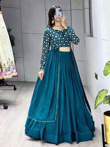 Lehenga Choli pour femme, en georgette, avec des sequins et des broderies, vêtement occasionnel, fabriqué à Surat, en vente - Product Image 3