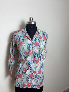 Camisa de algodón con estampado floral verde para mujer Top de manga larga con botones informales - Product Image 3
