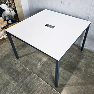 โต๊ะทำงานแบบคลัสเตอร์ขาเหล็ก UConcept รุ่นร่วมสมัย ขนาด 120x120 ซม. สำหรับ 2 คน พร้อมเมลามีนลายไม้ HBUC013 - Product Image 6