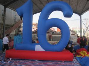 Ballon gonflable bleu de 16 pouces pour événements publicitaires, méthode de gonflage par pompe à air électrique - Product Image 3