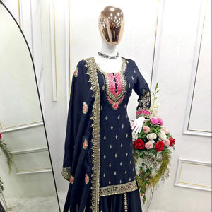 ชุดคุर्ตา/คุर्ติผ้าไหมสำหรับงานแต่งงาน ออกแบบโดยดีไซเนอร์ พร้อมผ้าคลุมไหล่ (ดูพัตตา) - Product Image 1