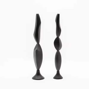 Portavelas de metal de estilo antiguo perfecto para decoración rústica o vintage agrega encanto a cualquier entorno - Product Image 2