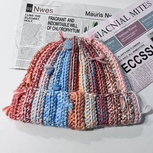 Lindo Gorro de Punto con Borlas de Colores Contrastantes, Cálido y Dulce para Otoño e Invierno, Gorro Tejido a Mano, Gorro para el Frío - Product Image 4