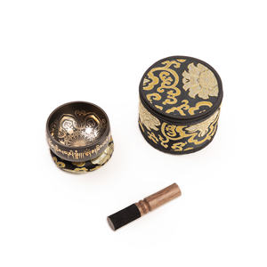 Bol chantant tibétain fabriqué à la main, parfait pour la méditation, le yoga, la guérison par le son, améliorant vos pratiques de bien-être spirituel - Product Image 4