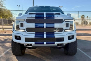 FO-RD SHE-LBY F-150 SUPERCREW 4X4 2018 d'occasion, propre, 755 ch, V8 suralimenté, prêt à être livré - Product Image 2