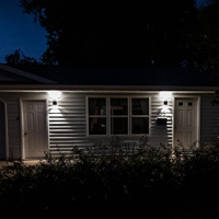 Applique murale extérieure LED carrée haut et bas Aluminium Imperméable Luminaire extérieur Température de watt personnalisée