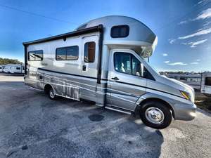 Camping-car de luxe Winnebago View classe C |   Camping-car diesel haut de gamme avec cuisine entièrement équipée |   Camping-car de luxe diesel - Product Image 3