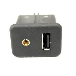 INTERFAZ DE ENTRADA USB/AUX OPEL Corsa E 3ra Serie 95224941 (15>) - Product Image 1
