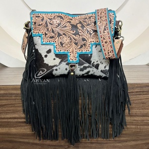 2025 concepteur de luxe repoussé à la main en cuir frange sac à bandoulière pour femmes grande capacité peau de vache fermeture éclair épaule sac à main sacs à main - Product Image 1