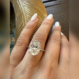 Anillo de Diamantes Ovalados de 4 Quilates en Oferta, Halo Oculto, Platino, Diamante de Laboratorio, Joyería de Compromiso y Boda, Fabricante y Proveedor - Product Image 4