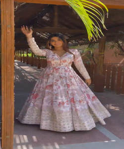 Hermoso Vestido de Fiesta de Diseño Moderno, Multicolor, Atractivo, Nuevo, de Algodón y Seda con Bordado, Estilo Étnico Indio para Mujer - Product Image 4