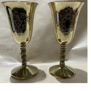 Meilleures ventes Gobelet en laiton et métal de luxe, gobelet à vin en laiton avec finition antique - Product Image 1