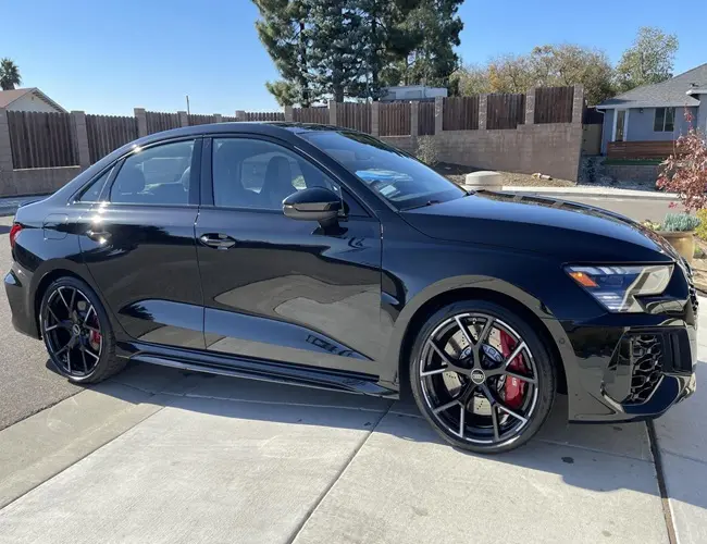 Audi RS3 4WD/AWD 2023 d'occasion, berline I5 automatique à 7 vitesses 2,5 L turbocompressée