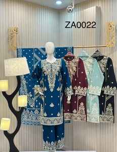 SSumaira Collection Brodé Khaddar 3 Pièces Plazo Salwar Kameez Costume Collection Hiver, Disponible en 4 Couleurs - Product Image 5