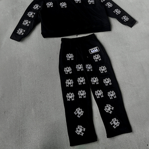 Sudadera con capucha y cremallera de gran tamaño con logotipo personalizado de algodón de 500GSM, conjunto de pantalones de chándal bordados con parche de Jogger de diamantes de imitación para hombre - Product Image 5