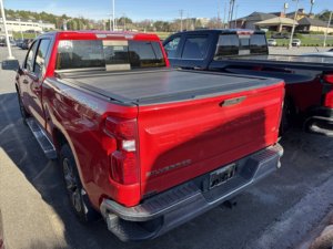 Chevrolet Silverado 1500 4WD Crew Cab 147 LT d'occasion propre, modèle 2020 - Product Image 4