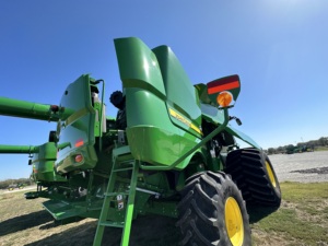 Fournisseur en gros de moissonneuses-batteuses agricoles à bas prix pour le riz et le blé, moissonneuses-batteuses à bas prix disponibles - Product Image 3