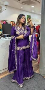 Robe Sharara en Soie Chinon Pure et Lourde, Broderie de Sequins et Motifs en Relief, Tendance Exclusive pour Mariages et Soirées Féminines - Product Image 2