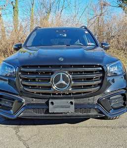 GLS 580 4MATIC Turbo Cuir R20 2024 d'occasion, couleur foncée, parfait état, prêt à rouler - Product Image 2