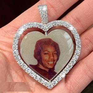 Pendentif mémoire VVS glacé en plaqué or pour homme Collier à breloques visage 3D Hip Hop personnalisé Cadeau d'anniversaire - Product Image 2