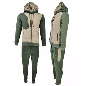 Ensemble de sweat à capuche avec impression de logo personnel comprenant un sweat à capuche et un jogging coupe ajustée idéal pour les sports d'entraînement et la mode de rue - Product Image 1