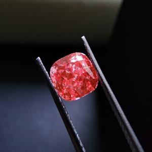 Diamante Rosa Cultivado en Laboratorio CVD de Alta Calidad, Corte Cojín de 1.00CT, Brillo Impresionante para Joyería, Certificado IGI - Product Image 5