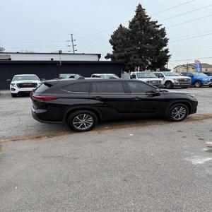 EXCELENTE ESTADO Toyota Highlander LE 2021 - Product Image 2