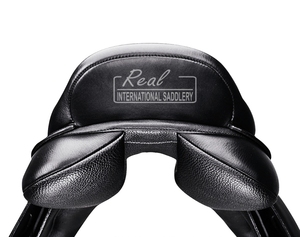 Silla de montar de doma clásica de cuero Real International RES-03, cómoda para montar a caballo y carreras. - Product Image 2