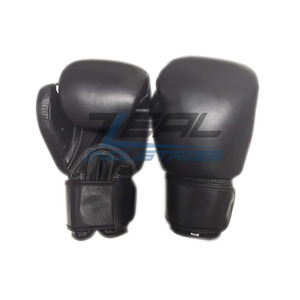 Venta al por mayor de guantes de boxeo profesionales de cuero PU con logotipos personalizados tamaños 6oz y 12oz para adultos personalizados de Pakistán - Product Image 1