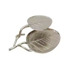 Proveedores al por mayor de dulces de metal martillado Plato para servir Último diseño Dátiles de color dorado Plato para servir al mejor precio - Product Image 2