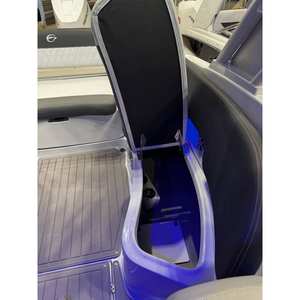 Lancha de Carreras Crownline 290XSS 2026 Nueva con Motor Fuera de Borda de 10 Cilindros, Capacidad para 6 Personas, para Uso en Lagos y Ríos - Product Image 4