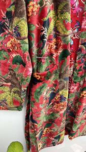 Veste d'hiver pour femmes en gros Robe en velours doux avec manches longues Taille libre Manteau en coton Tissu imprimé - Product Image 3