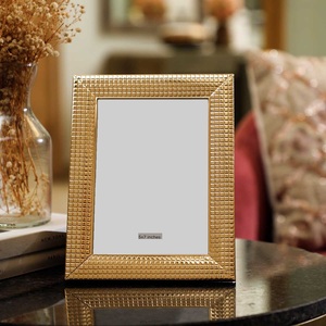 Cadre photo gaufré chic Pour table avec différentes couleurs et moulage d'aluminium - Product Image 4