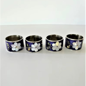 Servilletas de nácar de resina hechas a mano de alta calidad, anillos, negro y Pantone con remolinos, diseños de purpurina, estilo Ángel para cenar - Product Image 3