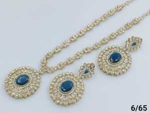 Ensemble de collier long fantaisie en pierre traditionnelle et à la mode indienne plaquée or avec ensemble de bijoux de boucles d'oreilles pour femmes - Product Image 2