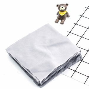 Chiffons de nettoyage pour lunettes en microfibre noirs et gris, jetables, traités par le fabricant, pour hôtels, vente en gros, impression de logo - Product Image 4