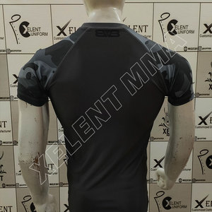 Camisa de compresión de manga corta UPF 50 con logotipo personalizado Rash Guard Mma Impresión de sublimación de protección UV para hombres - Product Image 2